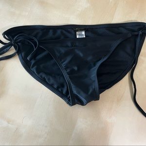 Black bikini bottoms